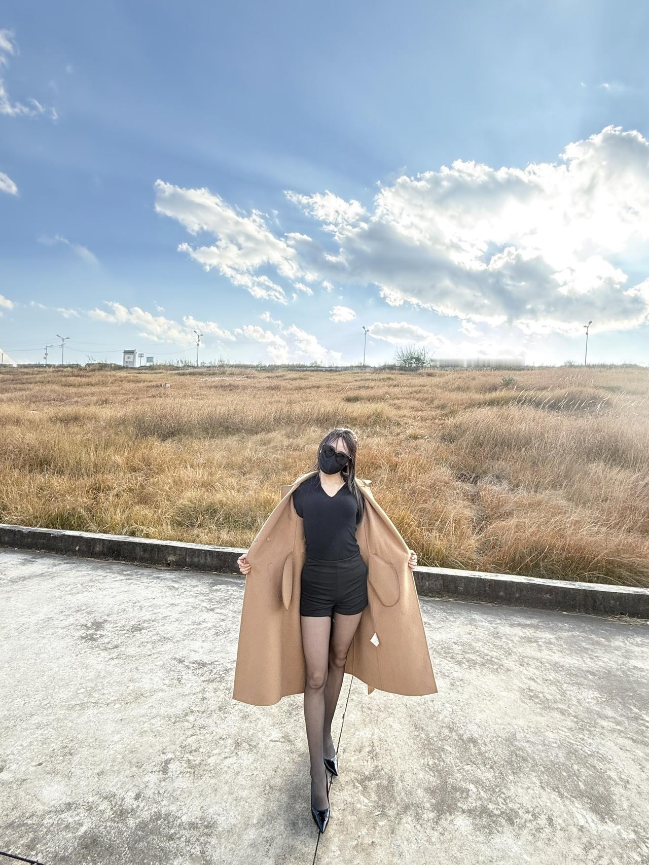 不必评判我，我是取悦自己，顺便给你看