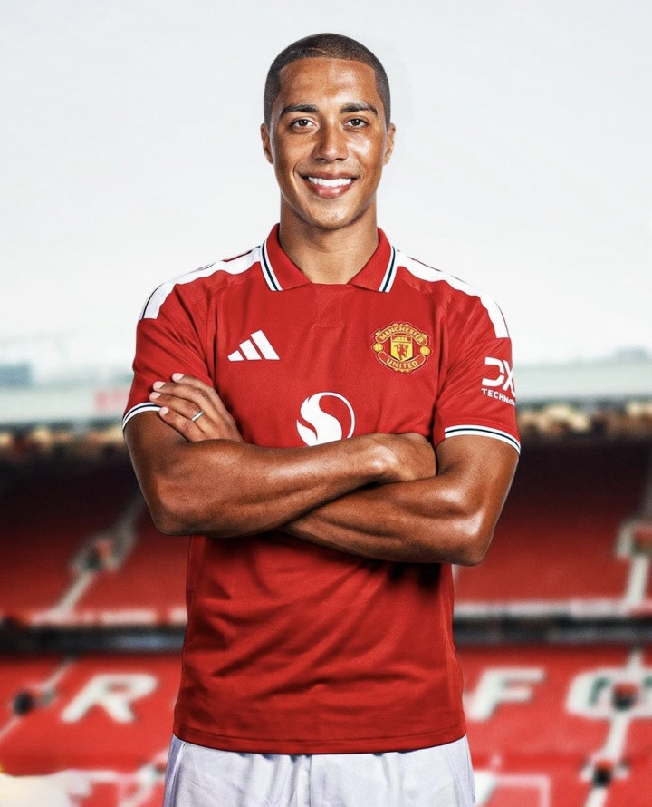 曼联捡到宝? WhoScored: 蒂莱曼斯多项数据为优势, 无显著劣势