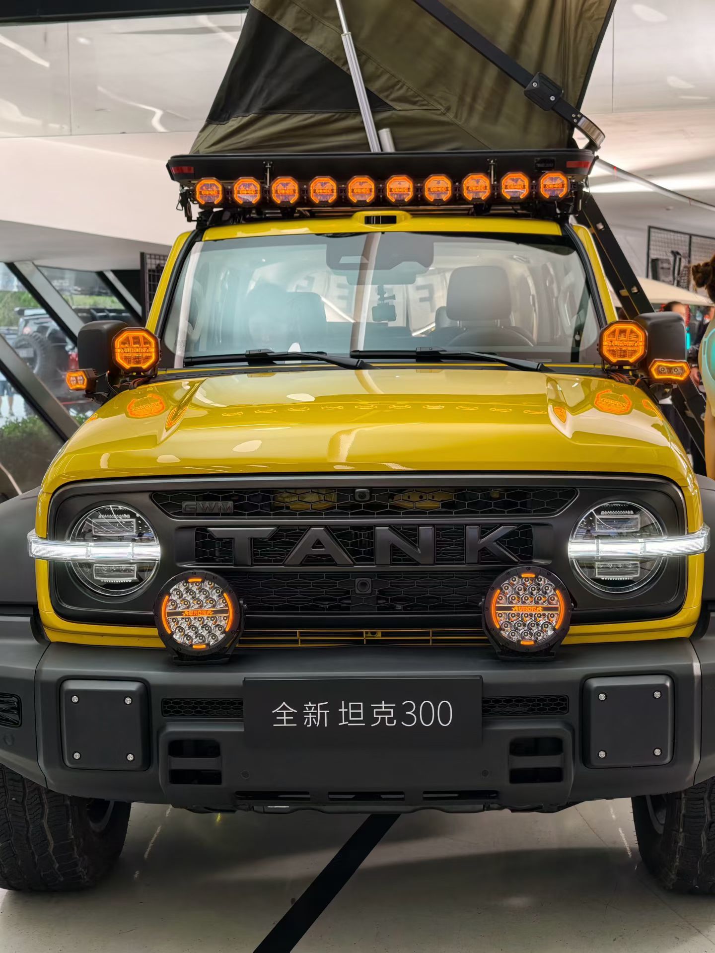全新坦克300发布会回来了，绝对年轻人的第一辆越野车，情绪价值拉满！这个黄色肯定