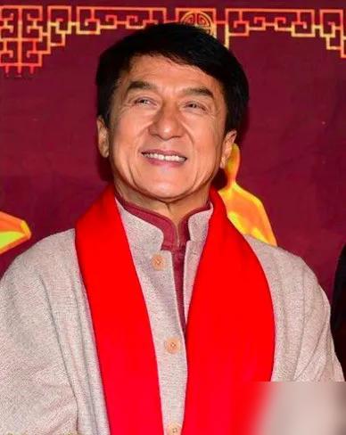 2025年香港电影明星收入排名。1.成龙：年收入约4000万美元（≈3.12亿