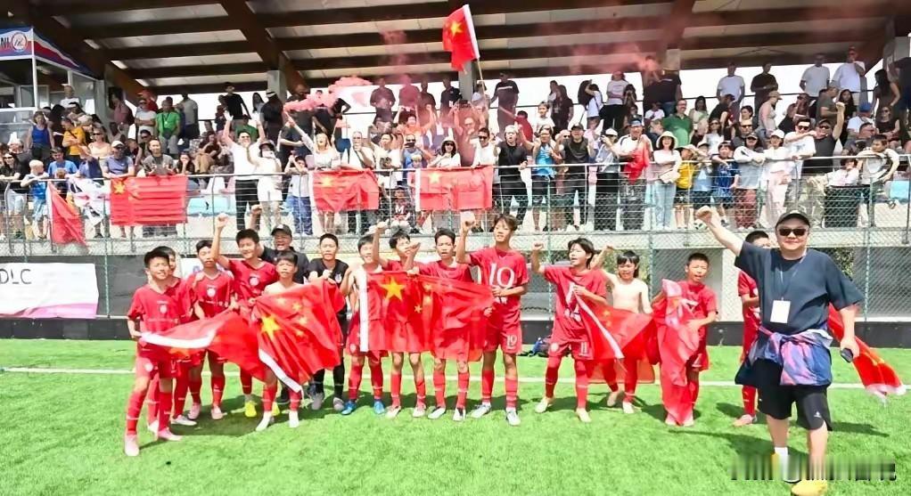董路有什么资格质疑国少U17的选人标准！不能因为自己炒作的小将没入选，就意难
