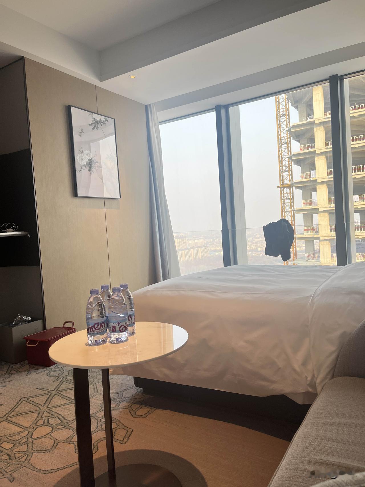 租我房子的是几个重庆人，连钥匙都没交，就悄悄地走了，打电话也联系不上！这几个