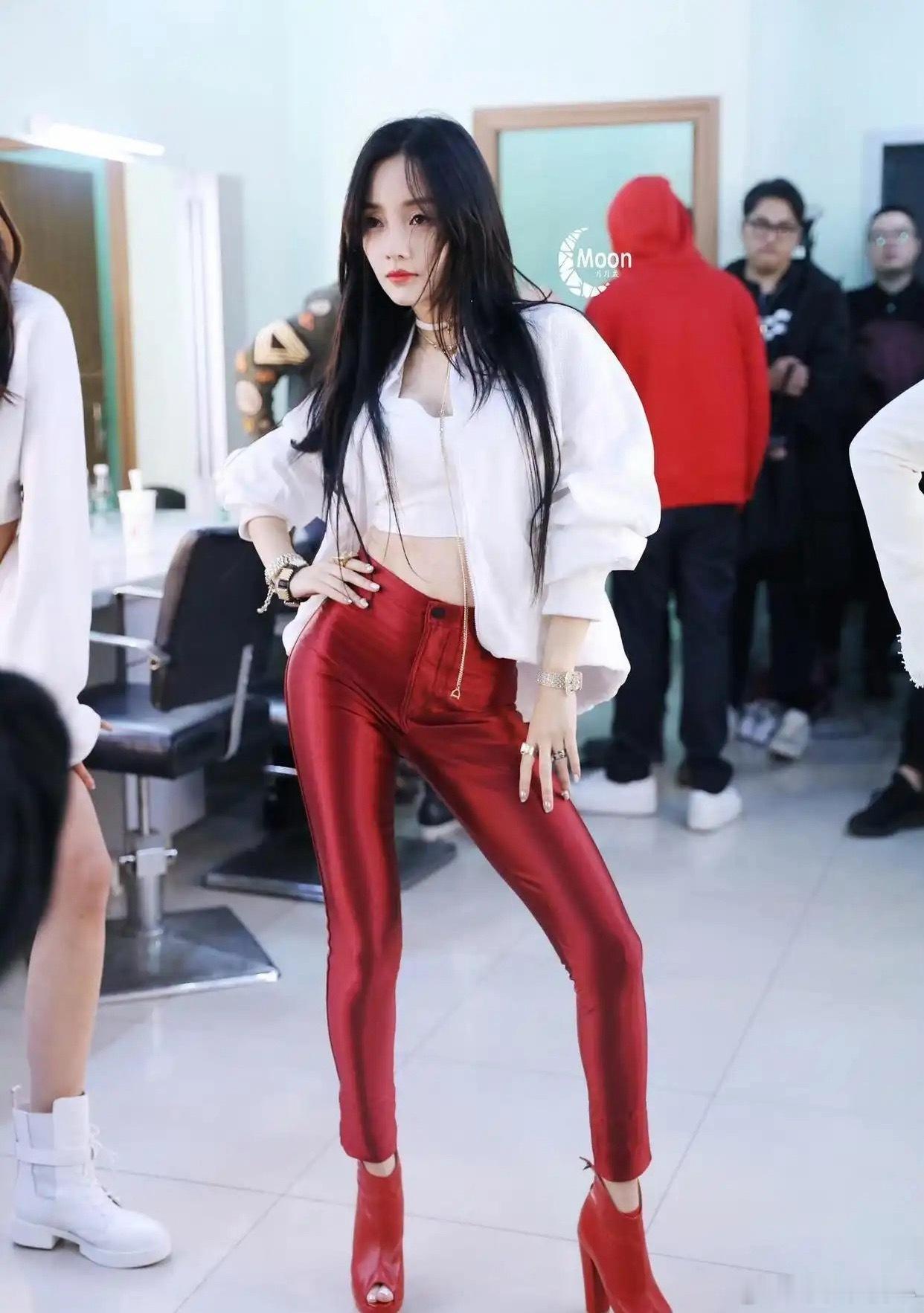 李小璐这红裤子，好看吧