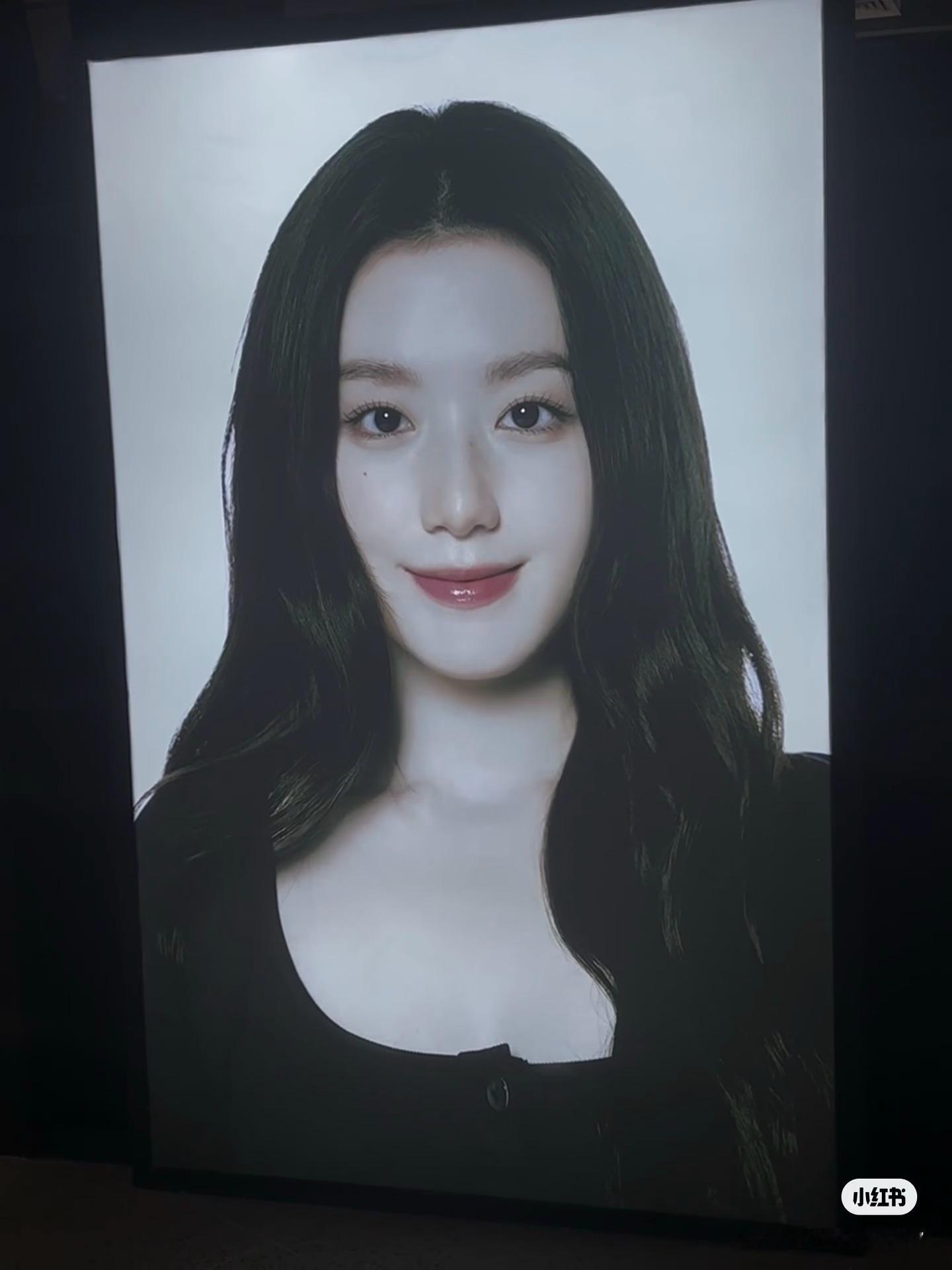 我服了我一眼以为是裴姐著名骨相美女细看发现是叶舒华也是出了名的皮相美女…