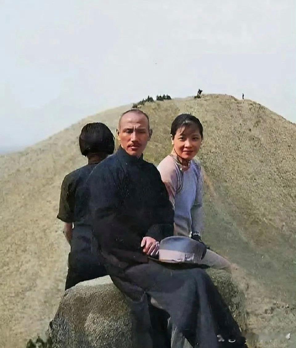 历史上真实的宋美玲，大家觉得她美吗？​​​
