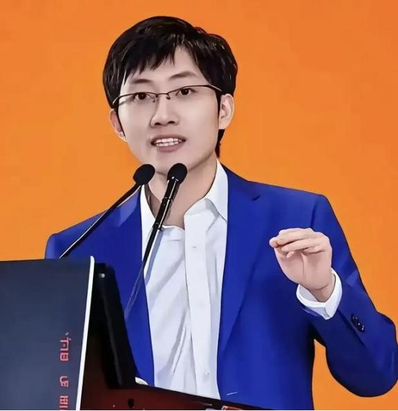 就在上个月，OpenAI联手微软启动了代号“星际之门”的超大算力集群计划。目标