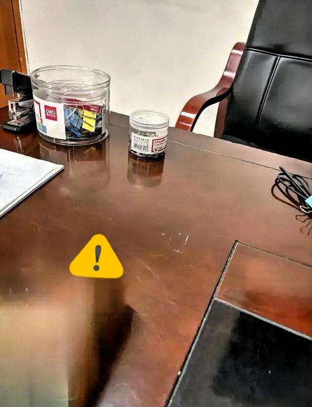 单位有位女同事，曾借调组织部两年，后来正式调入。当年单位竞争上岗中层，她回来