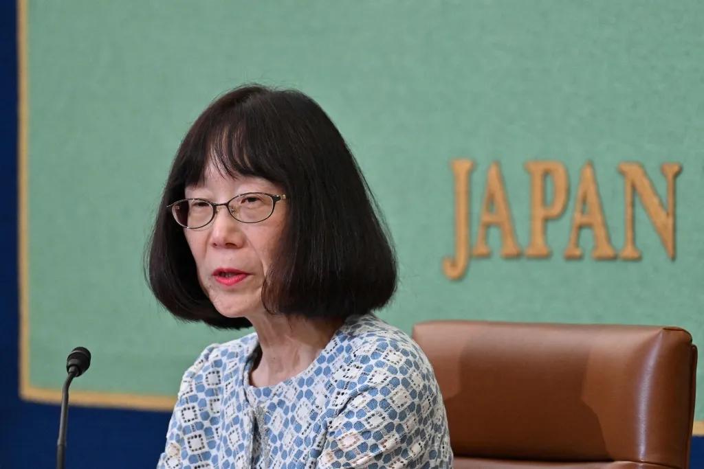18日，美国宣布对国际刑事法院（ICC）日籍院长赤根智子等两名官员实施制裁。面对