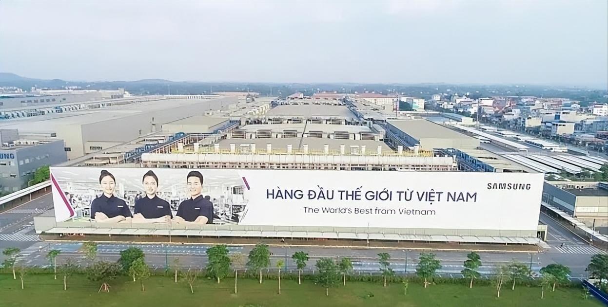 现如今在我们周边的一些国家总是想方设法的针对我们，他们总是认为一旦中国衰落下去了