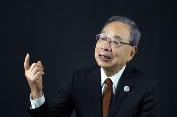宫本雄二，日本前驻华大使最近说了句日本政坛没人敢说的实话。他直接点破：现在的中