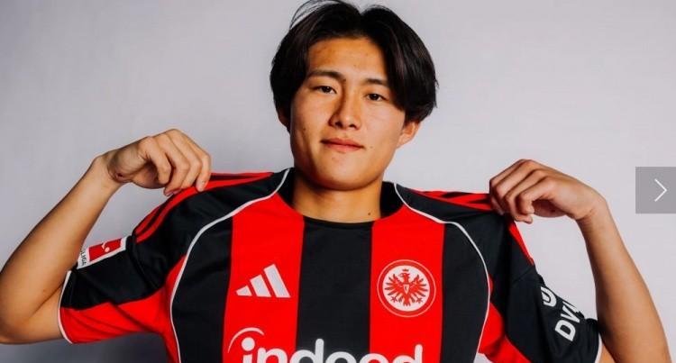 王钰栋差在哪儿了？为什么没有五大联赛球队看上王钰栋。12月19日，德甲豪门法兰克