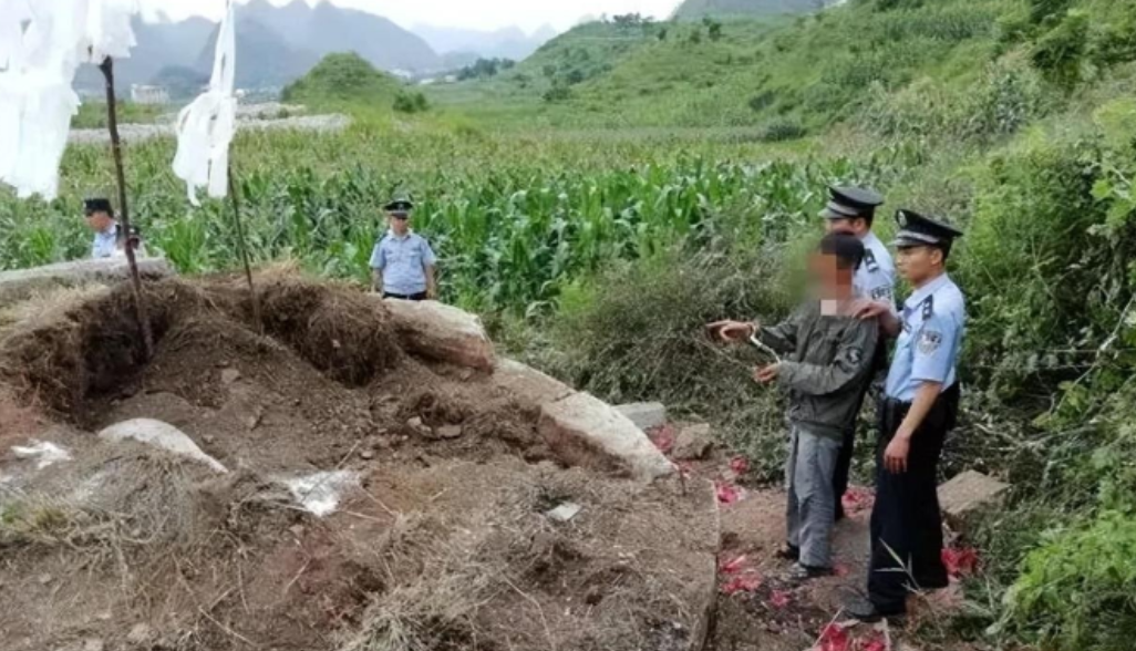 陕西一男子接连3天晚上都梦到亡妻，就连梦到的内容都是一样的，这让老林心里很不踏实