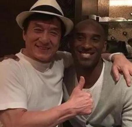 2011年，房祖名花20w都买不到NBA门票，于是，打电话给成龙：“爸，你跟奥尼
