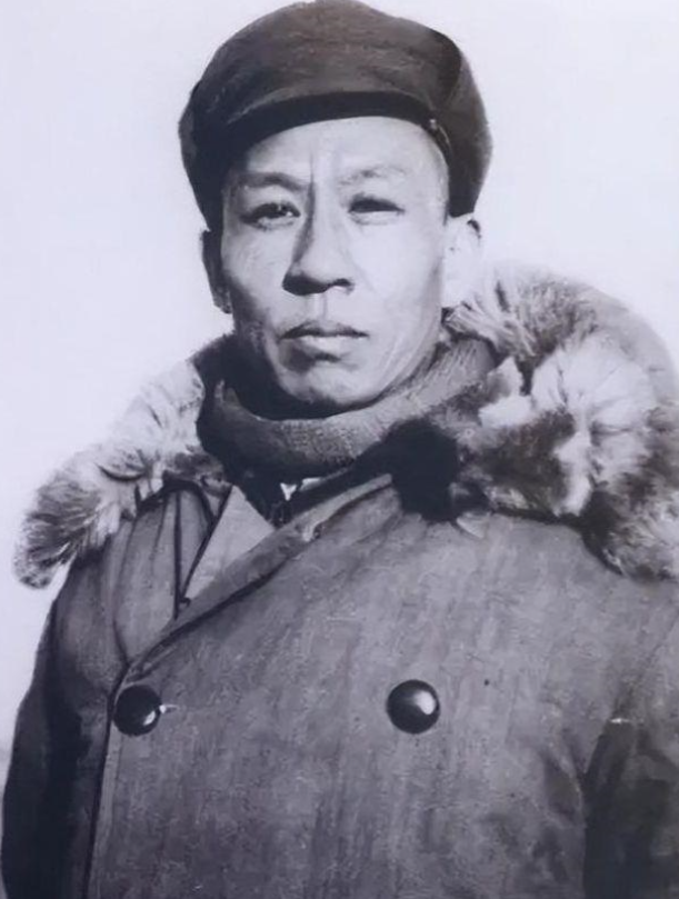在1955年的中国人民解放军授衔过程中，萧克原本是大将军衔的有力候选人，其红军和
