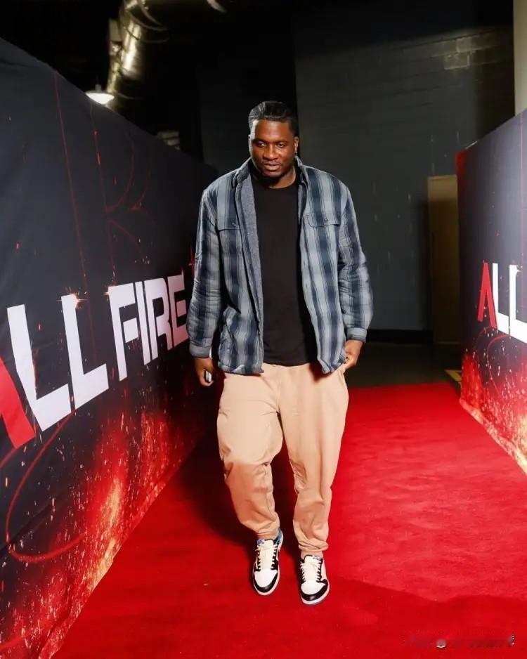 火箭主帅乌度卡对卡佩拉真是忍无可忍了！虽然今天火箭在客场以112：106击败雷霆