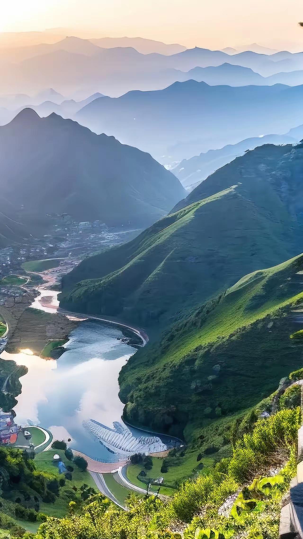 太奇怪了，只能用玄学解释。我家楼上有个96岁的老中医，他一生积德行善，救过无