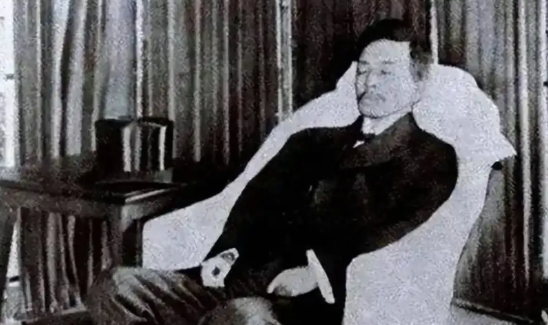 袁世凯杀<em>宋教仁</em>的动机大吗？我想是不大的…因<em>宋教仁</em>案，袁世凯陷入了巨大的舆论危