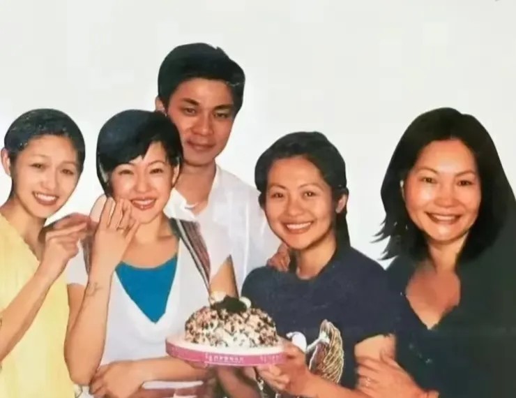 善良的汪家，为了孩子不夹在中间受委屈，为了孩子们快乐的成长，决定不追究珠宝和房子
