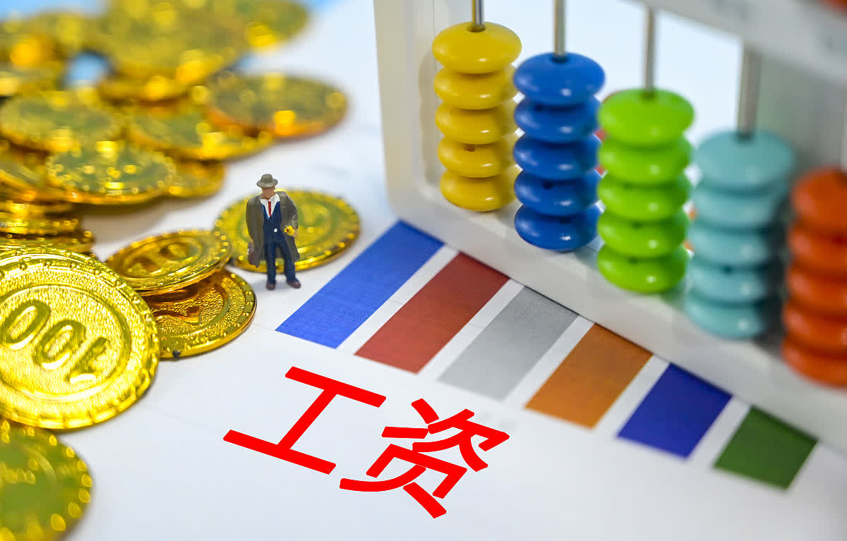 【工资收入占居民收入的比重略有提升，说明了什么？】2025年一季度，全国居民人均