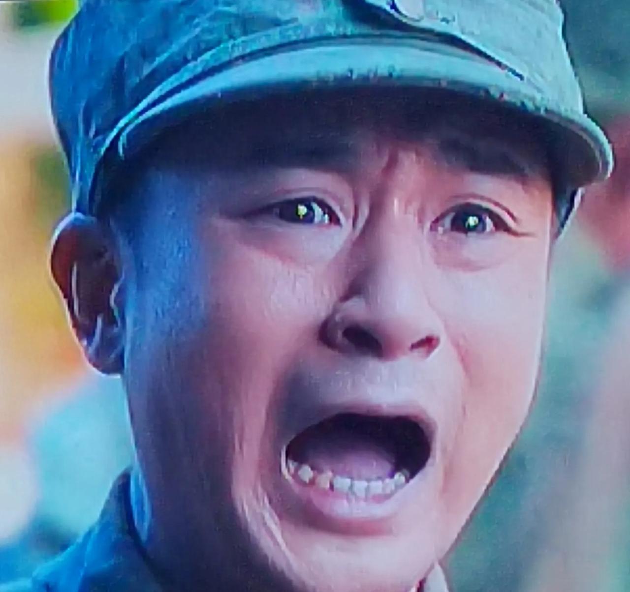 新戏《八千里路云和月》今晚黄金时间在CCTV八频道开播。看了一会，觉得这支国民