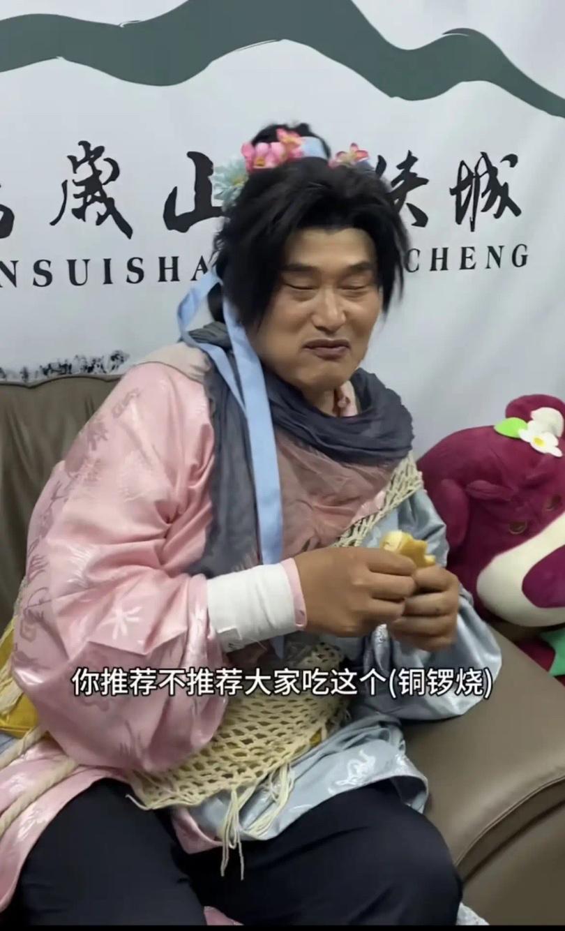 真的被大衣哥朱之文的细节反应圈粉，一字之差，就能看出普通人很难具备的风险敏感度。