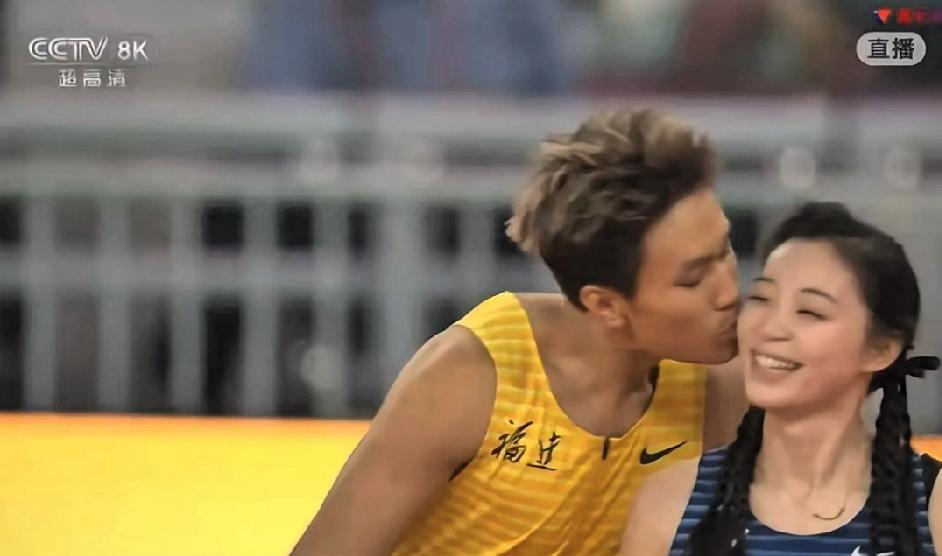 这也太甜了，全运会4*100混合接力后福建何锦櫶和四川刘峡君当众官宣！“田径甜