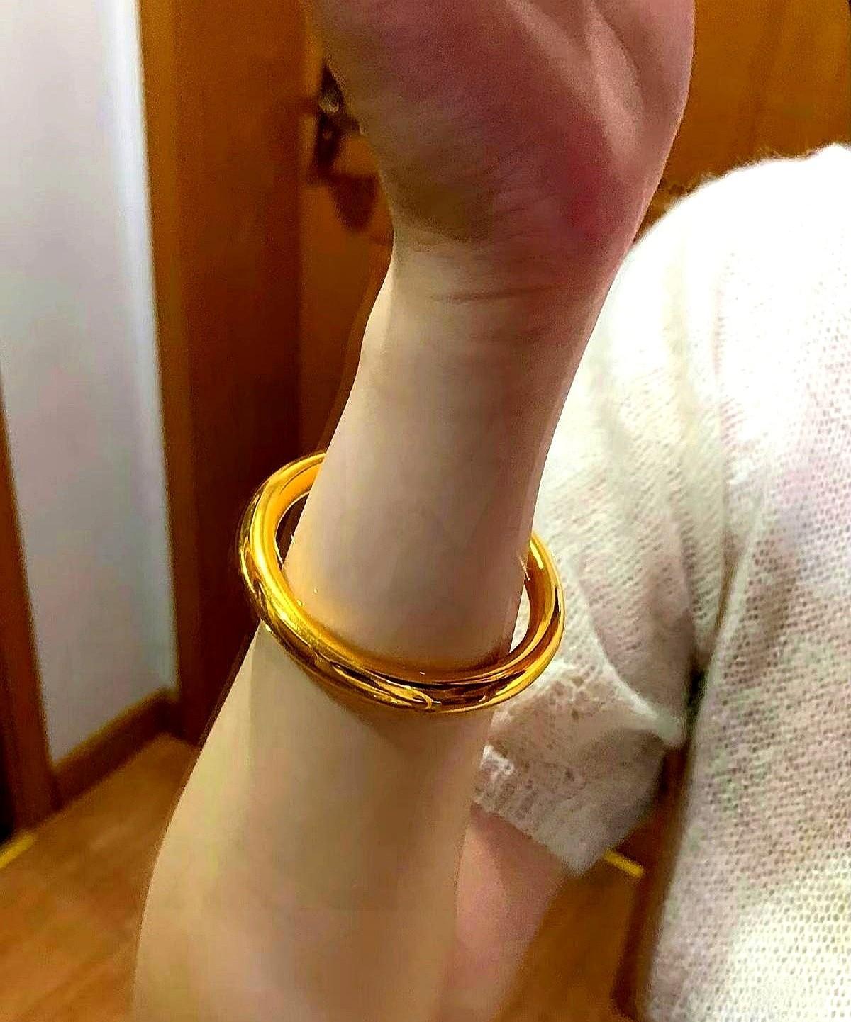 你朋友去银行买金条，没发朋友圈，但银行卡余额少了一万五。她没说这是投资，只说“