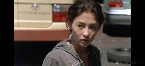 张柏芝这底子是真的老天赏饭吃！素颜能打，化妆更绝，这种“耐造耐磨”的皮相才是真美