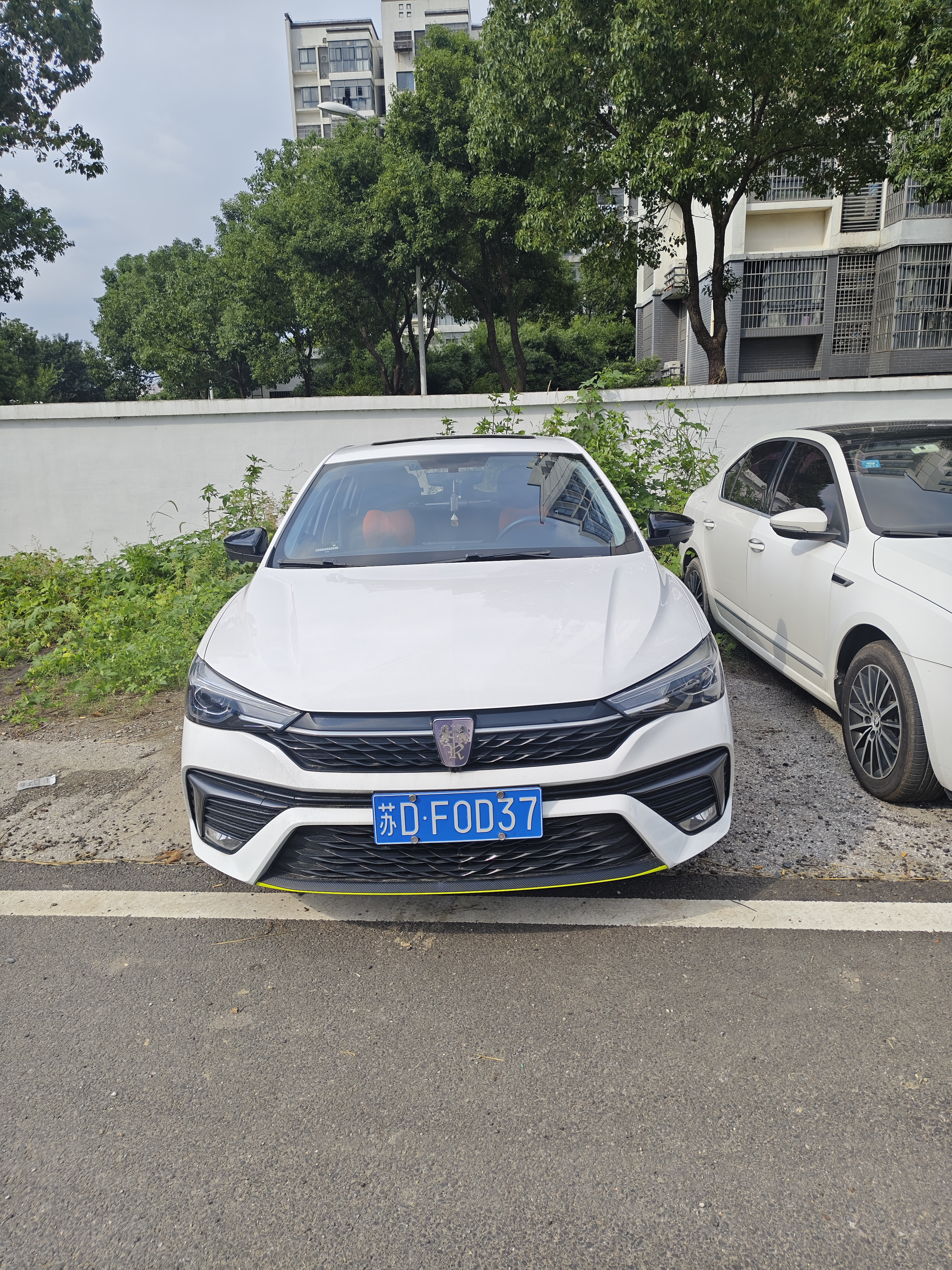 当初纠结许久，选择了这台荣威i5