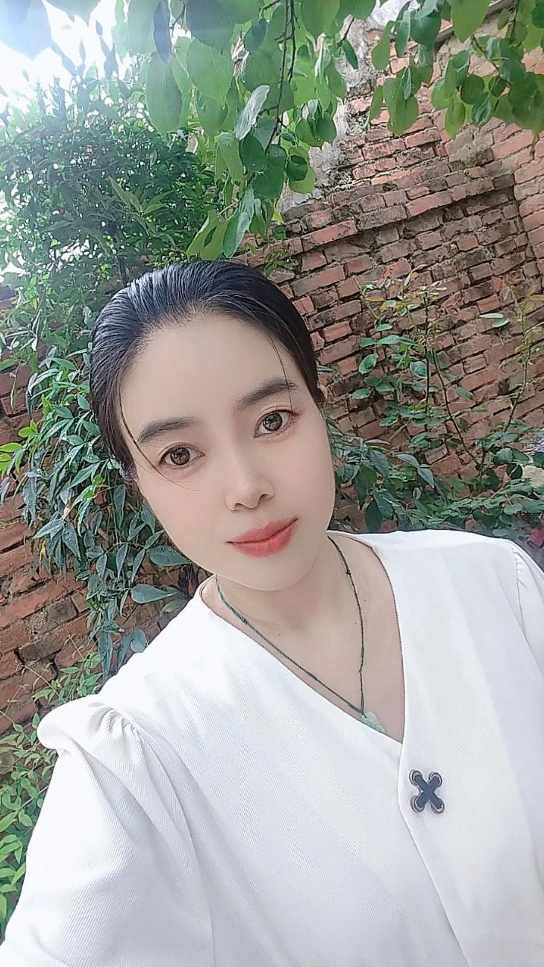女生问这两句就是在喜欢你第一女生突然问你有喜欢的女生吗别傻乎乎说没有其