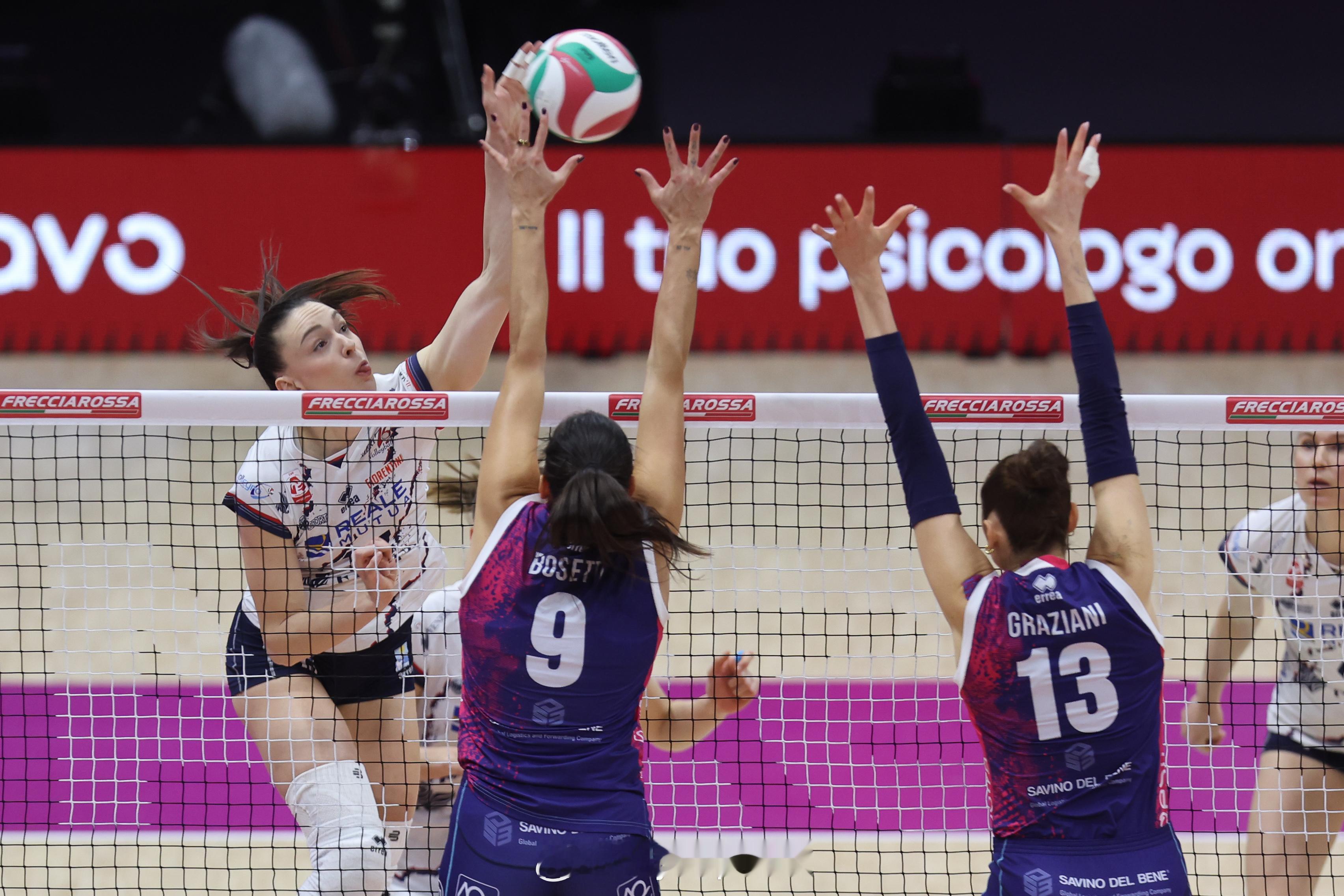 【女排意大利杯半决赛斯坎迪奇3-2基耶里将与科内争冠】国际排坛战报速递1月2