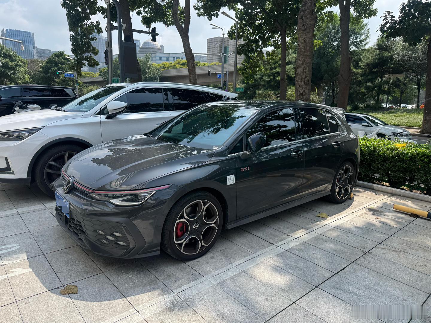 偶遇野生8.5代GTI，不容易啊…​​​