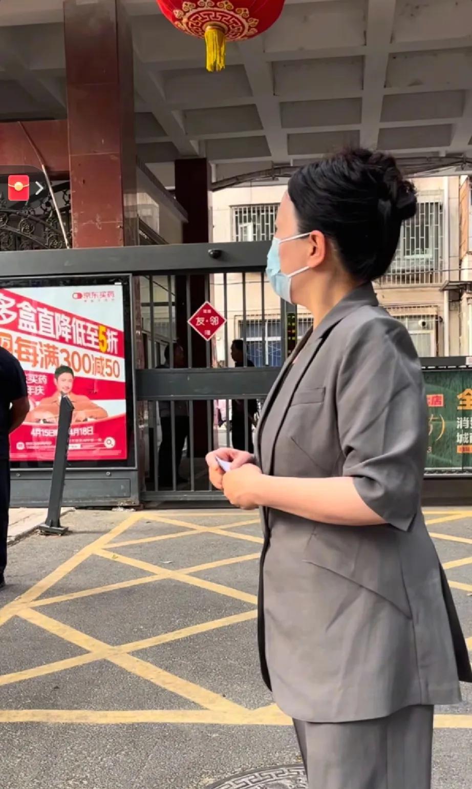 许敏夫妇见了“五组”，马上又要去见“十五组”，柴桑自己和“十五组”联系上了，两个