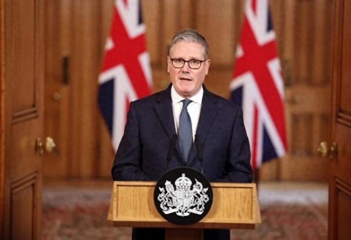 美英裂痕公开化！特朗普失望、斯塔默硬刚，谁在牺牲谁的国家利益？讨好特朗普