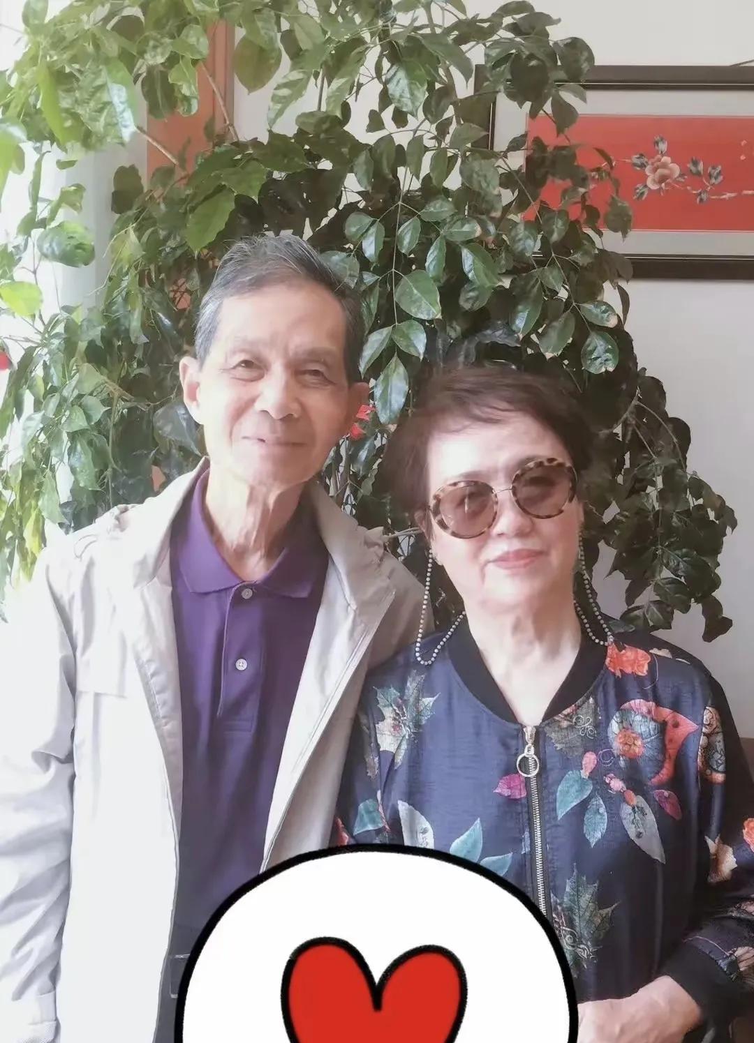 光看神情，真的觉得朱媛媛妈妈在婚姻中是被滋养的，朱媛媛未必。按理说朱媛媛辛柏青的