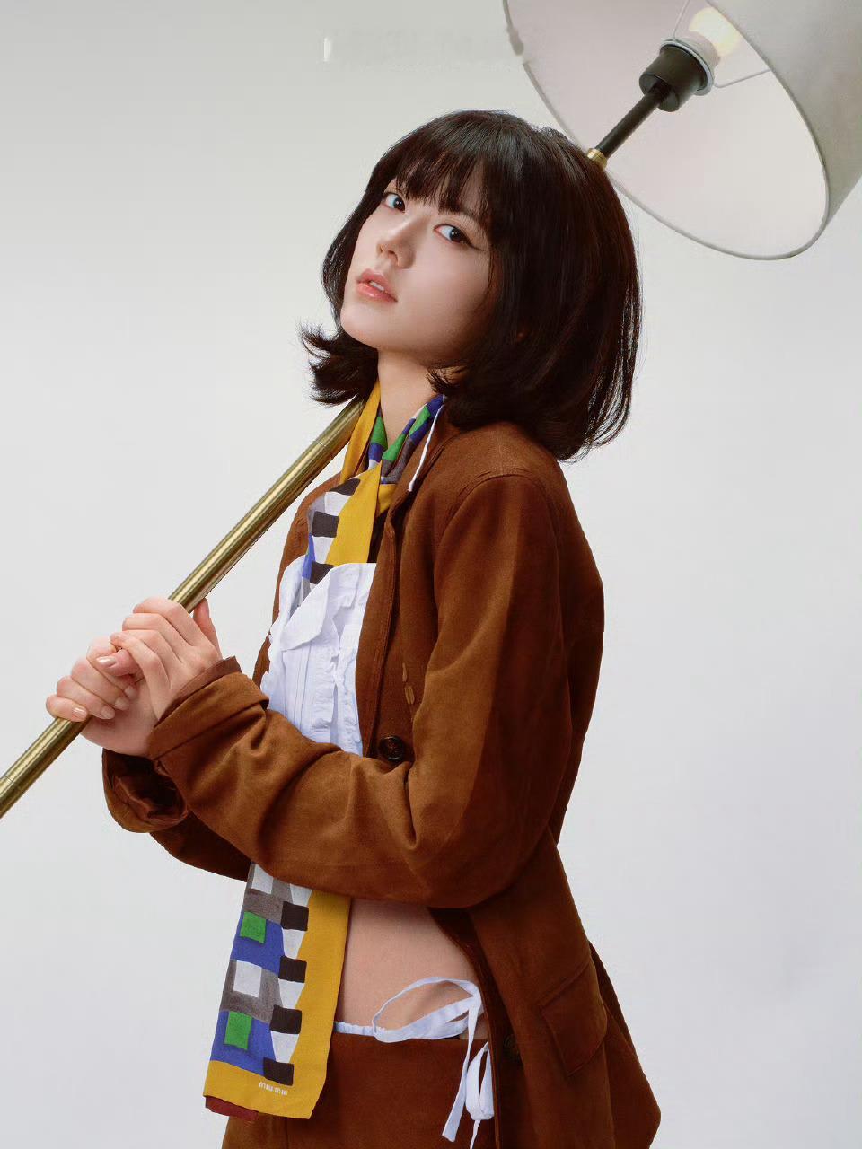 赵今麦xMiuMiu一连三天的新发布，短发MiuMiuGirl的复古格