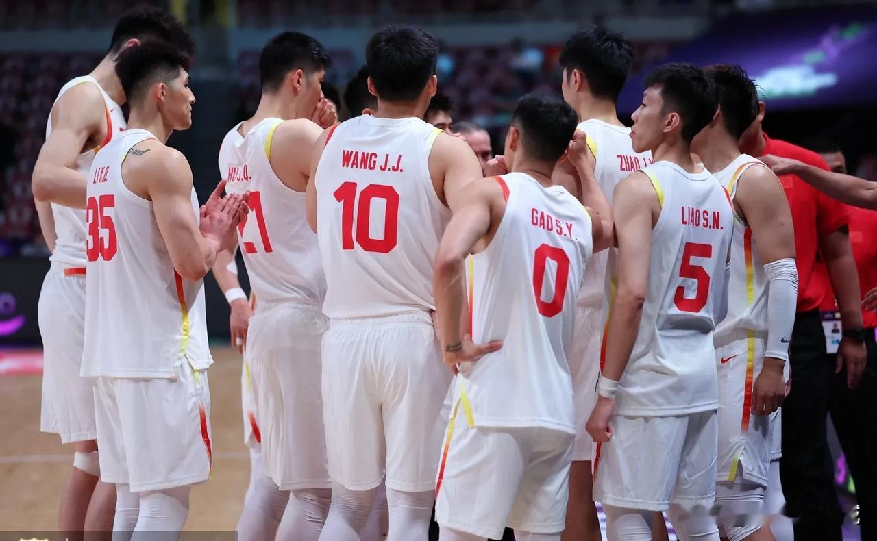 什么乔尔杰维奇、什么扬纳基斯！什么归化球员！国产教练带着纯国产球员，依然能打出
