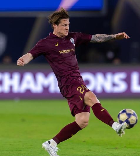 亚足联点评日本球队踢法有效率 随着北京时间4月19日凌晨迪拜青年国民以3比2