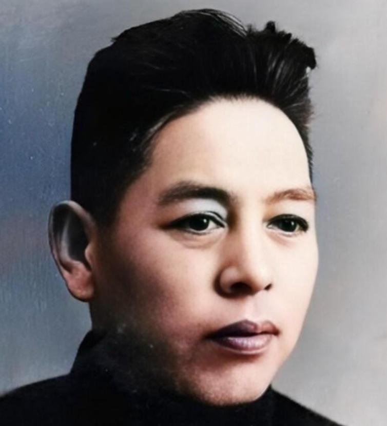 1932年，陈玉仁叛变，供出了潜伏在敌人内部的地下党员王世英，王世英察觉到异常后