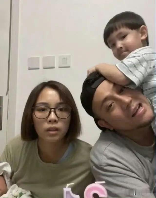 41岁张致恒家里断电又要搬家，自闭症儿子天天咬坏衣服，老婆崩溃求助：我已经完全没