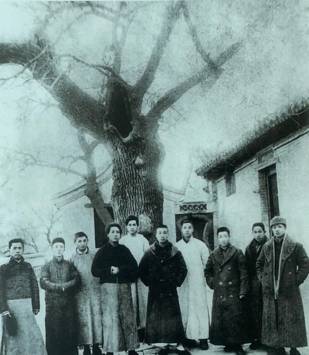 1927年9月的一天，毛泽东差点命丧在浏阳和铜鼓的交界山路上，那时候，他正化名“