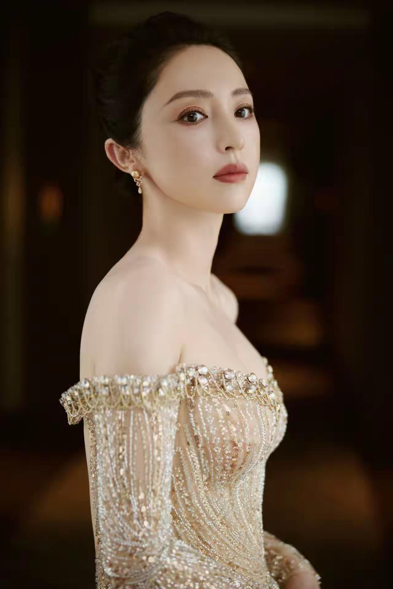 终于知道高云翔为什么要和董璇离婚了连内裤都不洗的人只穿一次性内裤每条100