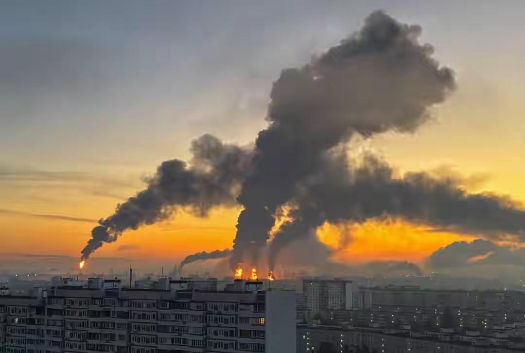 惊爆视频！乌军无人机袭击俄罗斯弗拉基米尔州Yandex数据中心！