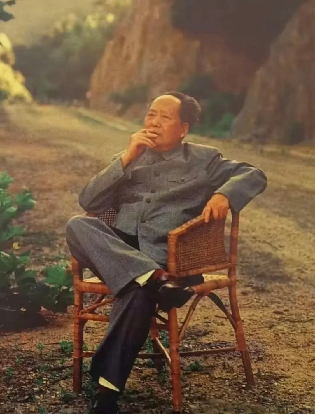 怀念教员，致敬教员，喝水不忘挖井人，我们永远怀念你！​​​