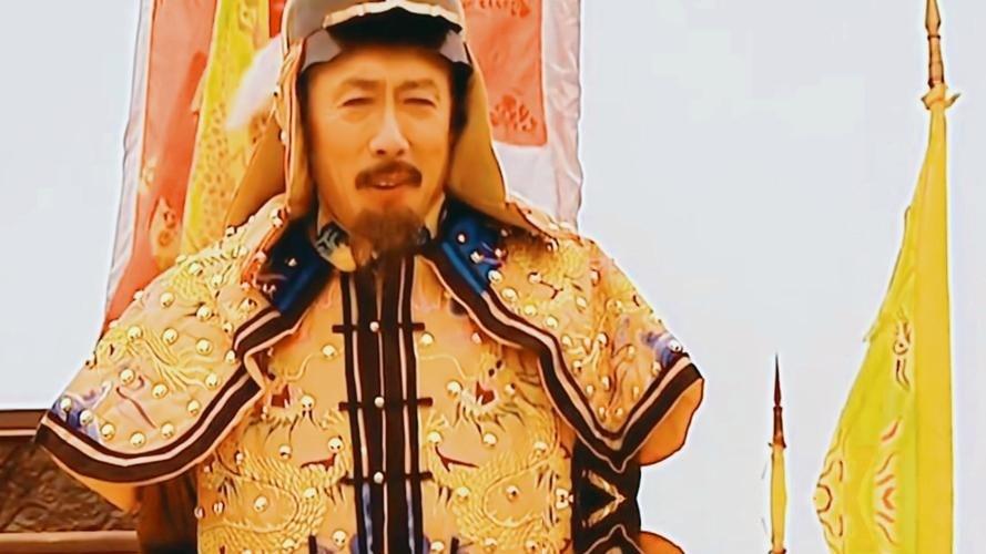 网红圈现在真的是越来越魔幻了，满屏都是开到最大的滤镜和精心编排的剧本。但凡事都有