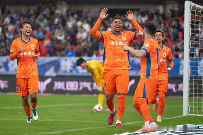 热身赛，泰山惨败申花！今天山东泰山跟上海申花进行了一场封闭热身赛，结果泰山大比