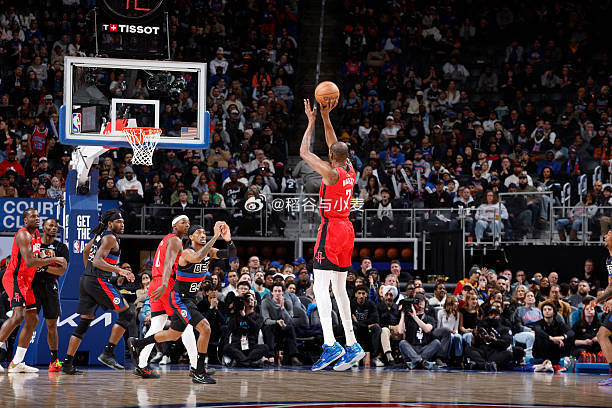 乌度卡真的是无法理解的大聪明。跑去东部打背靠背，结果8人轮换。既然知道伊森和芬尼