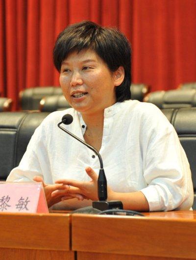 北京医科大学曲黎敏教授毫不犹豫地指出:“一夫一妻制是违背人性的。95%的人结婚后