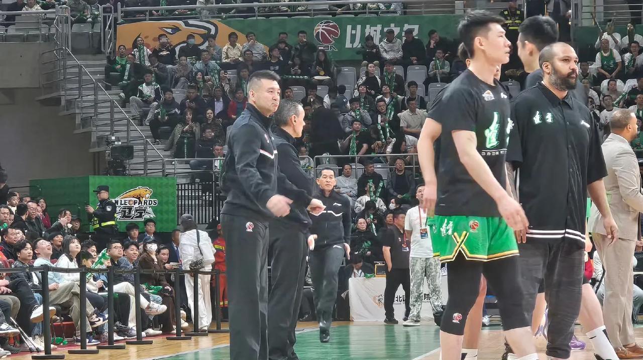 恕我直言！杨鸣这5年，把郭士强的老本吃完了，培养一个鄢手骐！实话实说，放眼全联盟