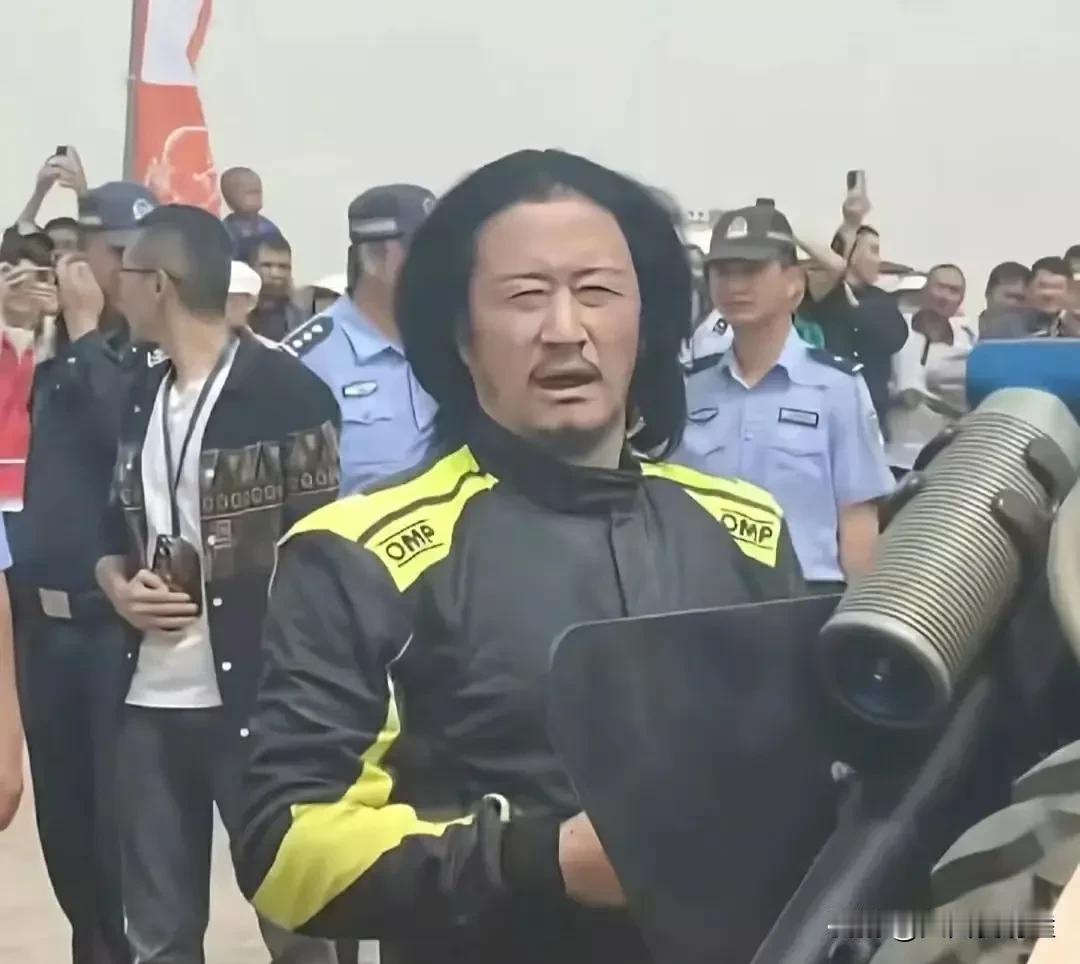 吴京这几年离开主旋律彻底熄火了，几年没电影上一部主演的电影还是23年的巨齿鲨2